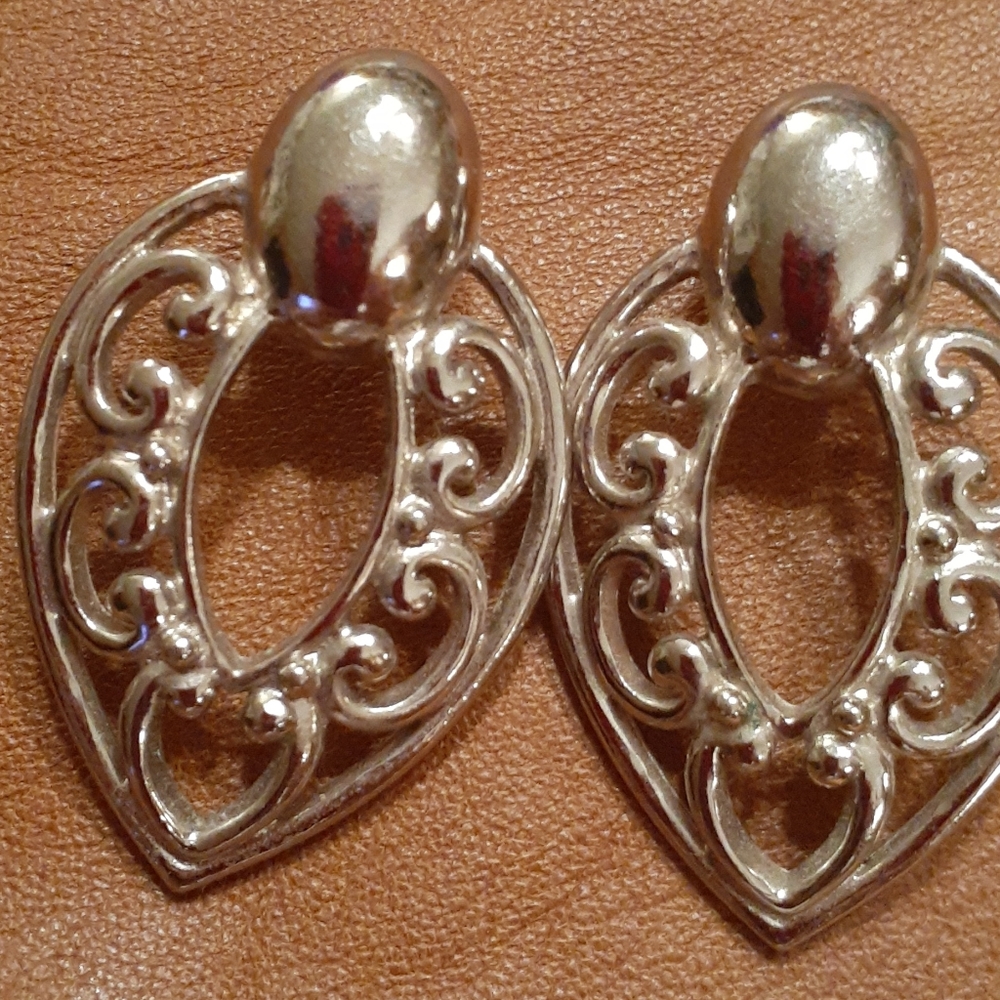 Dramatic Silvertone Earrings. - image 3